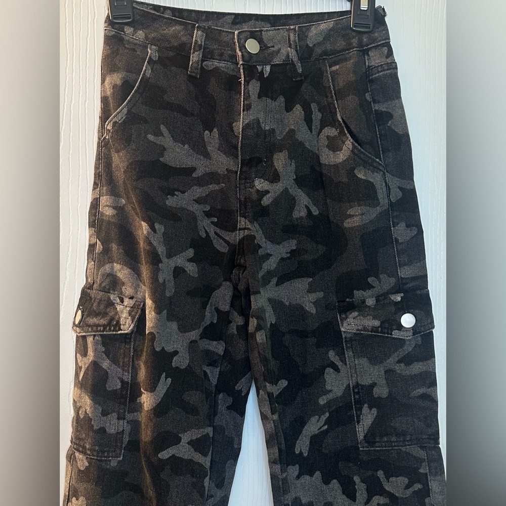SHEIN black‎ gray camo cargo flap pocket denim jeans women’s petite XXS